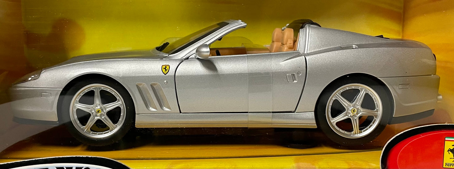Hot Wheels 1:18 die cast Ferrari Superamerica Silver