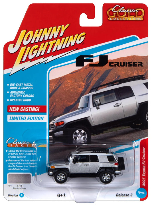Johnny Lightning 1:64 die cast 2007 Toyota FJ Cruiser