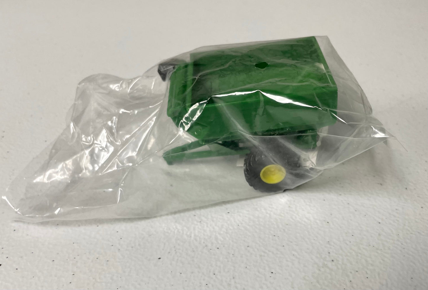 Ertl 1:64 Plastic Toy John Deere Farm Grain Cart