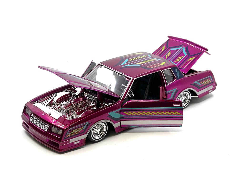 Maisto 1:24 die cast 1986 Chevy Monte Carlo SS Lowrider