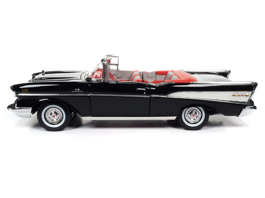 Auto World 1:18 die cast 1957 Chevy Bel Air Convertible James Bond 007