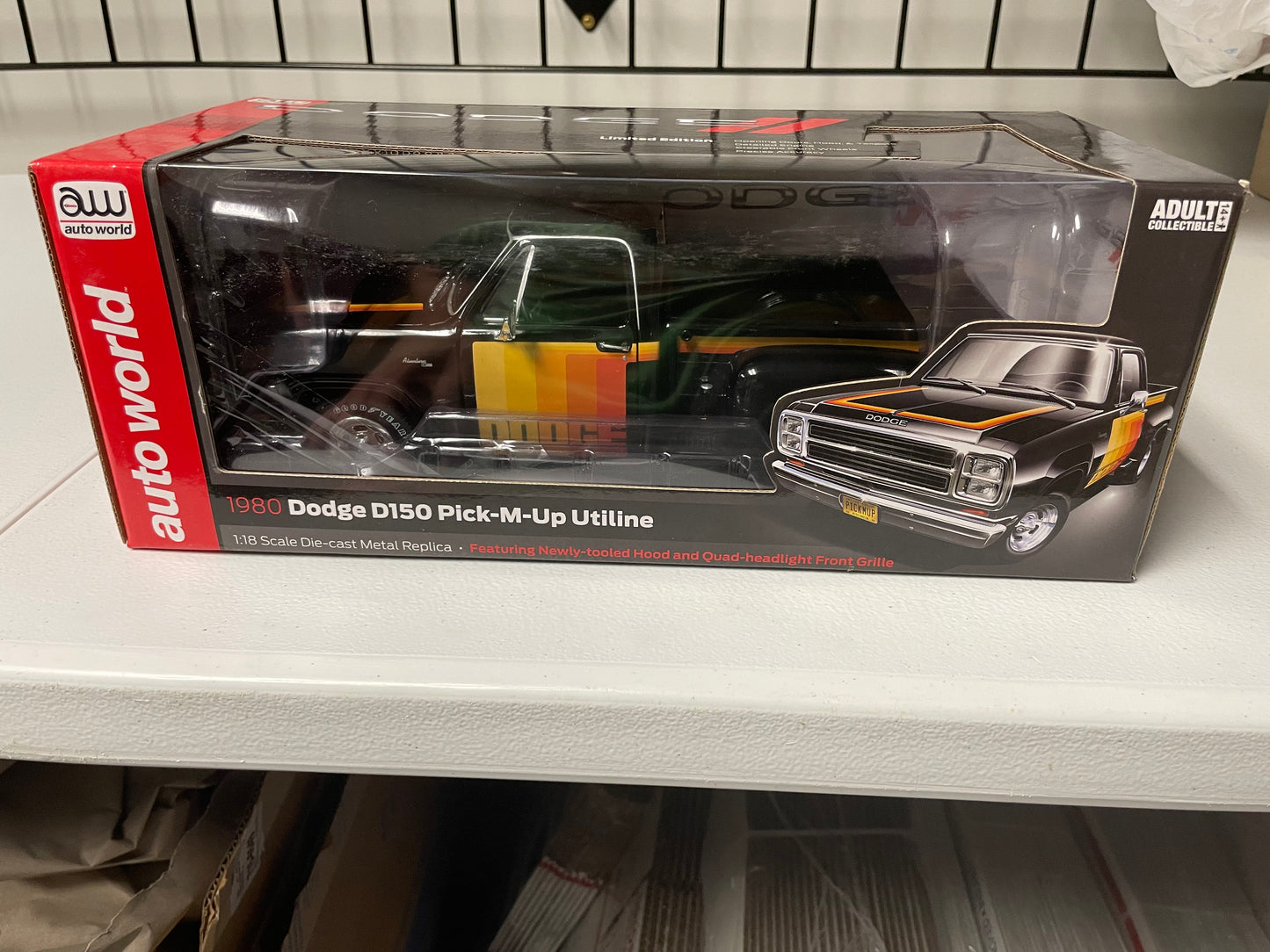 Auto World 1:18 die cast 1980 Dodge D150 Pickup Truck DOOR HANDLE DEFECT