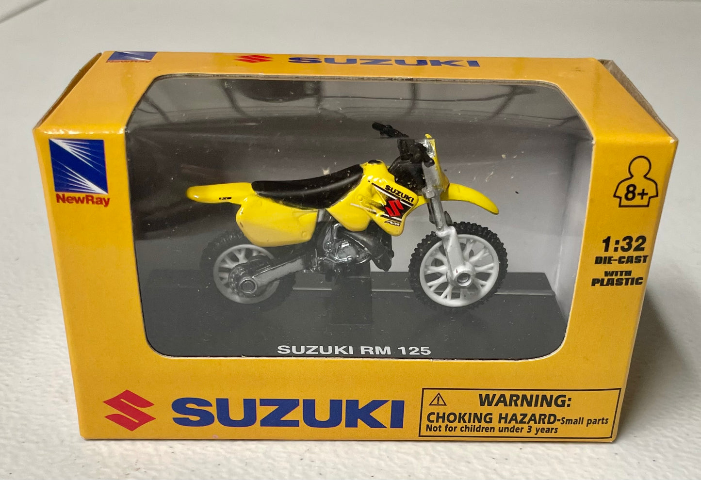 New Ray 1:32 die cast Suzuki RM125 Dirtbike