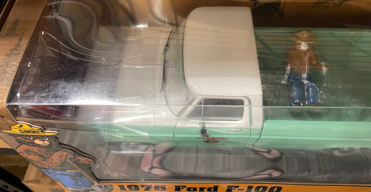 Greenlight 1:18 die cast 1975 Ford F100 with Smokey Bear Figure BOX WEAR