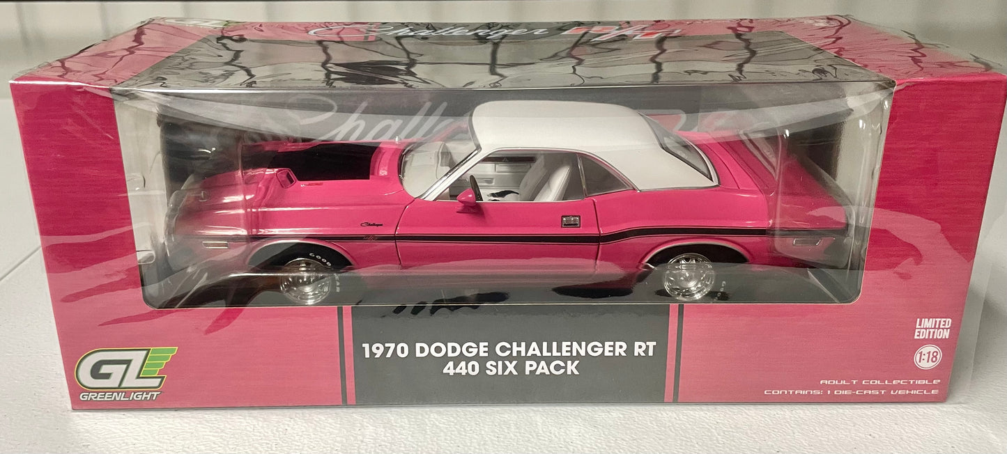 Greenlight 1:18 die cast 1970 Dodge Challenger R/T 440 Six Pack Pink