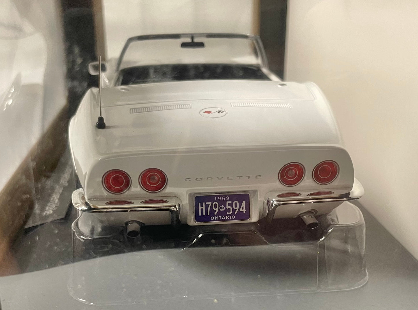 Norev 1:18 die cast 1969 Chevy Corvette Convertible