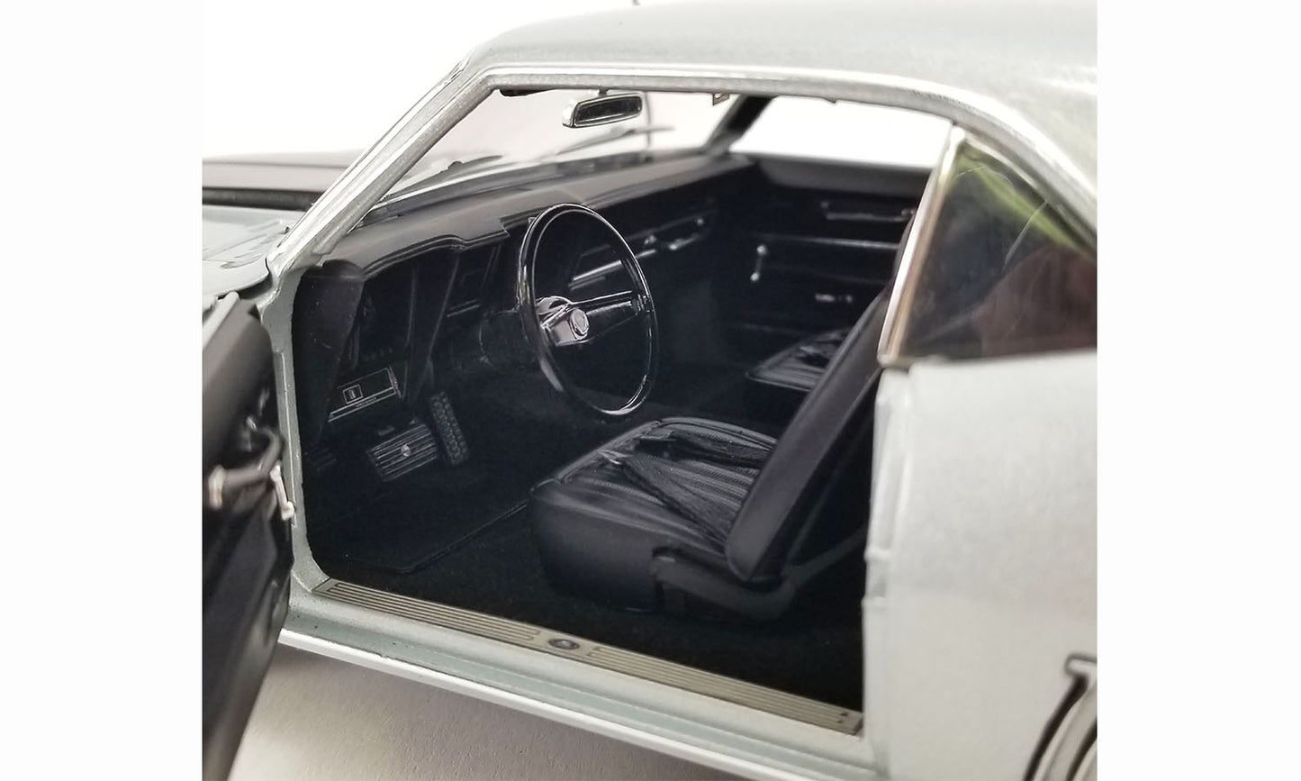 Acme 1:18 die cast 1969 Chevy Camaro 427 COPO Cortez Silver