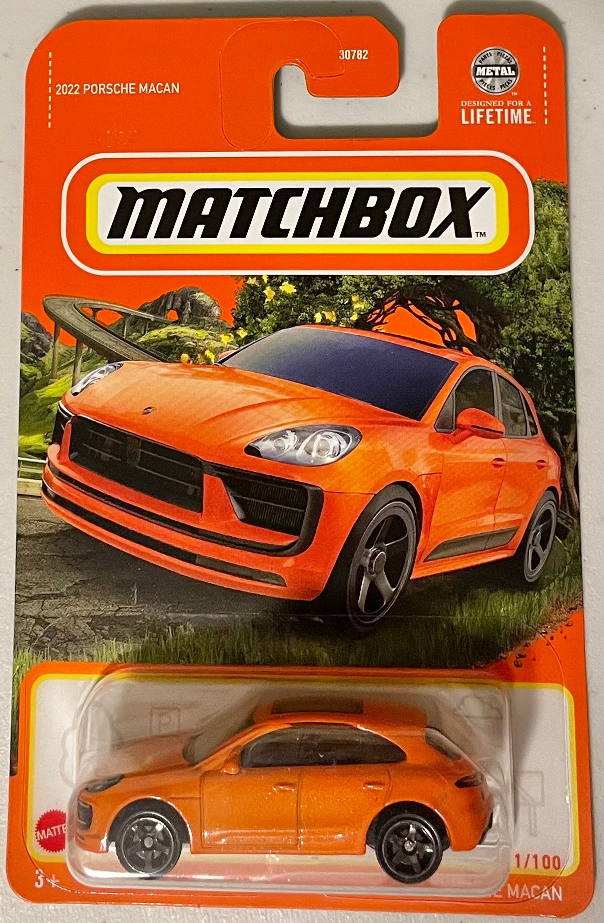 Matchbox 1:64 die cast 2022 Porsche Macan
