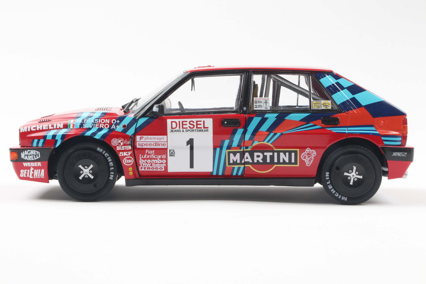 Solido 1:18 die cast Lancia Delta HF Integrale 1989 Rallye Sanremo