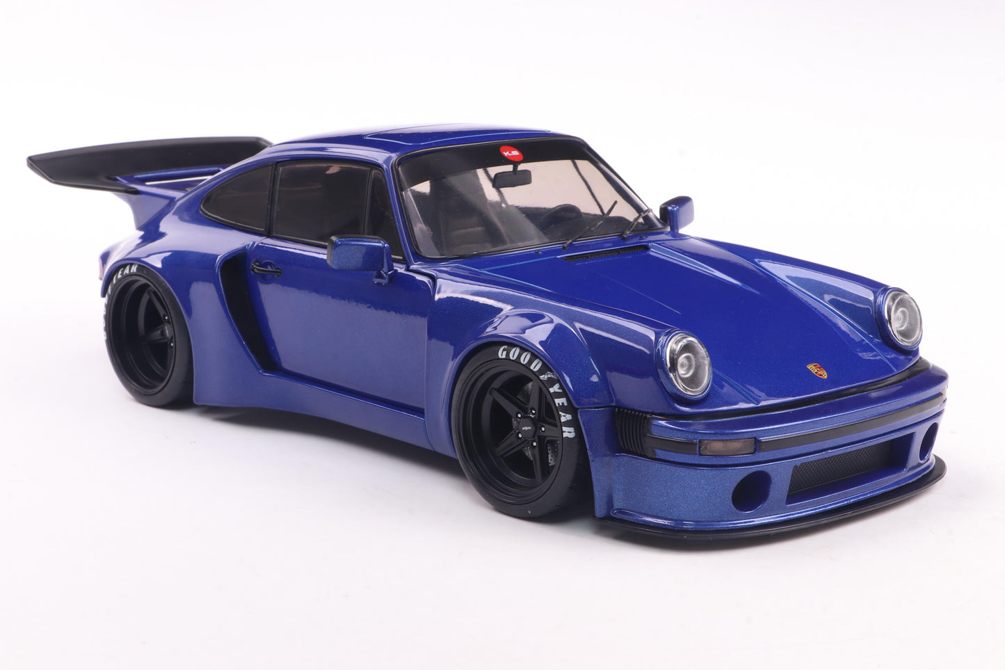 Solido 1:18 die cast 2024 Porsche KS-R Custom 911 Blue