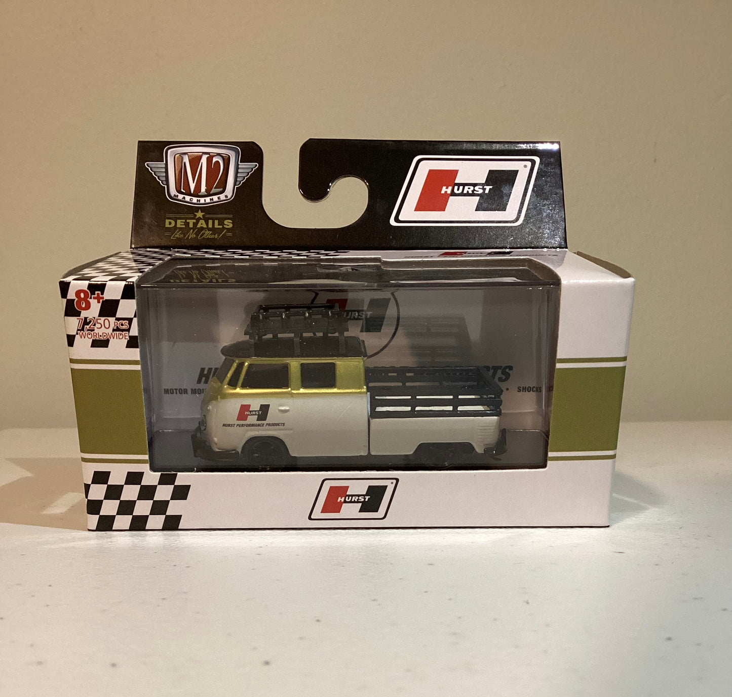 M2 Machines 1:64 die cast Hurst 1961 VW Double Cab Pickup Truck