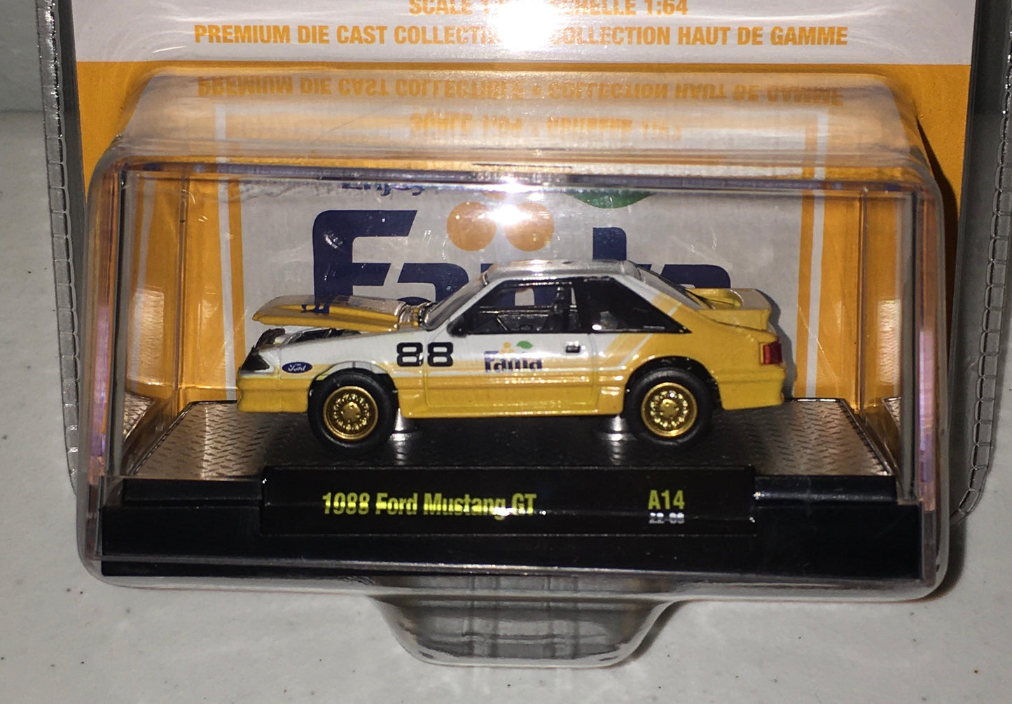 M2 Machines Fanta 1:64 die cast '88 Ford Mustang GT