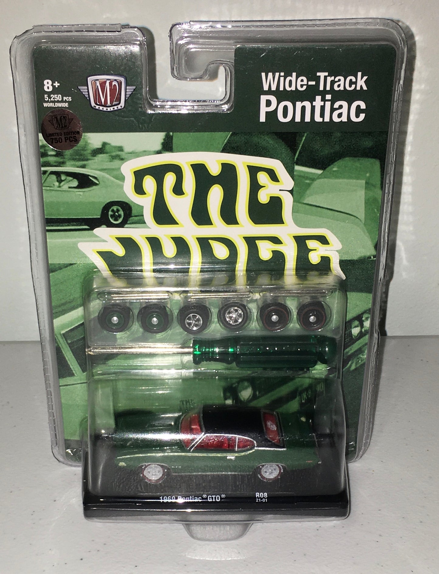 M2 Machines Auto Wheels 1:64 die cast '69 GTO Judge CHASE