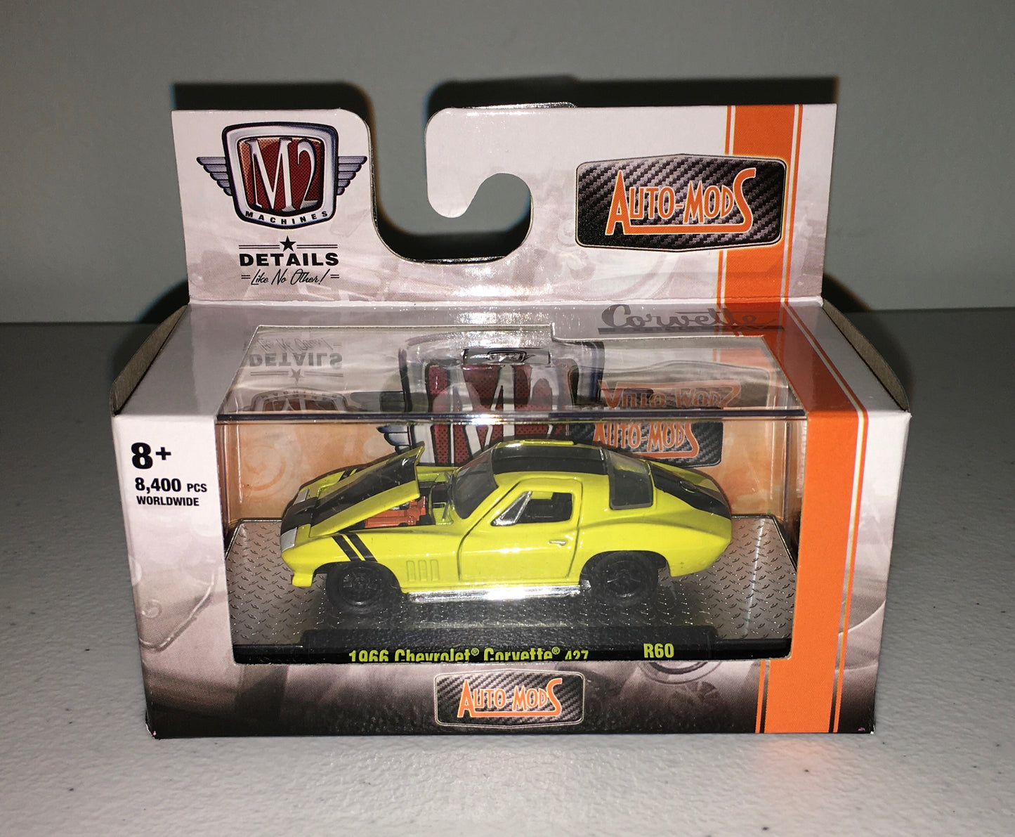 M2 Machines 1:64 die cast 1966 Chevy Corvette 427