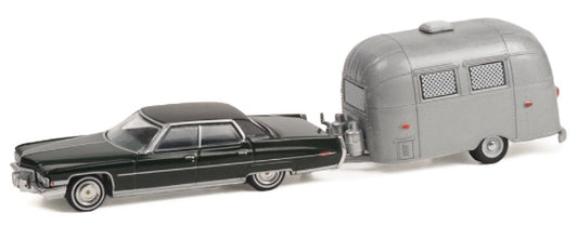 Greenlight 1:64 Hitch & Tow 1972 Cadillac Sedan DeVille with Airstream Camper