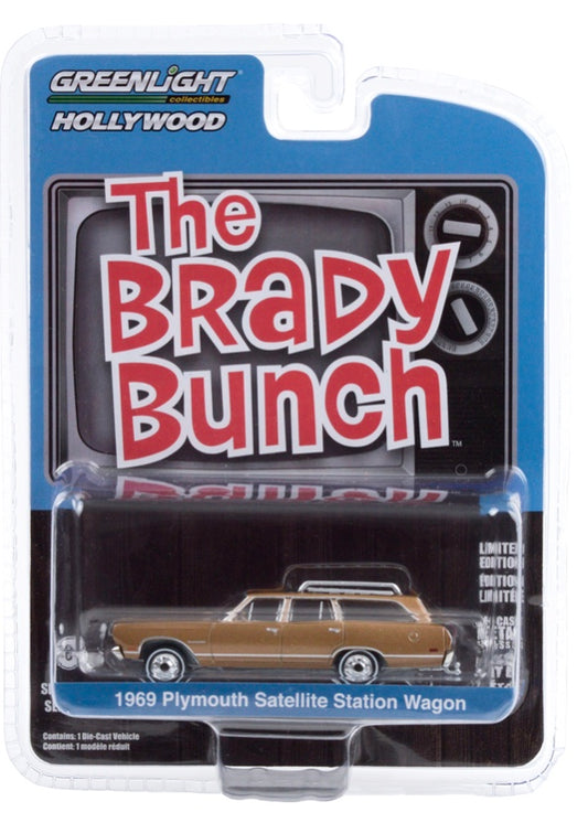 Greenlight 1:64 die cast "The Brady Bunch" 1969 Plymouth Satellite Station Wagon
