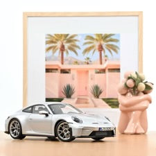 Norev 1:18 die cast 2025 Porsche 911 GT3 Touring