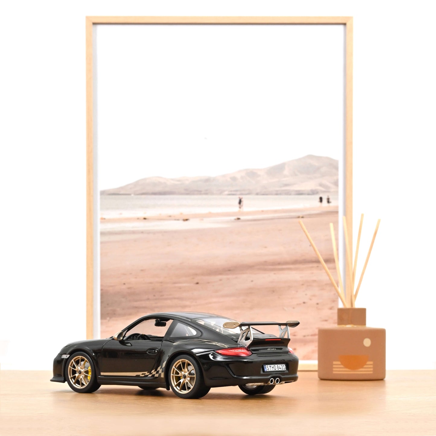 Norev 1:18 die cast 2009 Porsche 911 GT3 RS Black and Gold