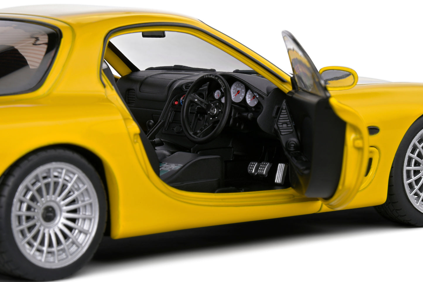 Solido 1:18 die cast 1994 Mazda RX7 Streetfighter Yellow