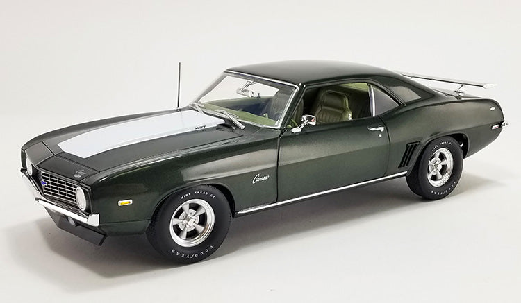 Acme 1:18 die cast 1969 Chevy Camaro 427 COPO Green
