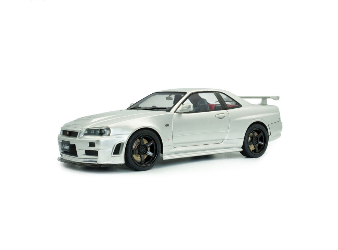 Solido 1:18 die cast 1999 Nissan Skyline GT-R Silver