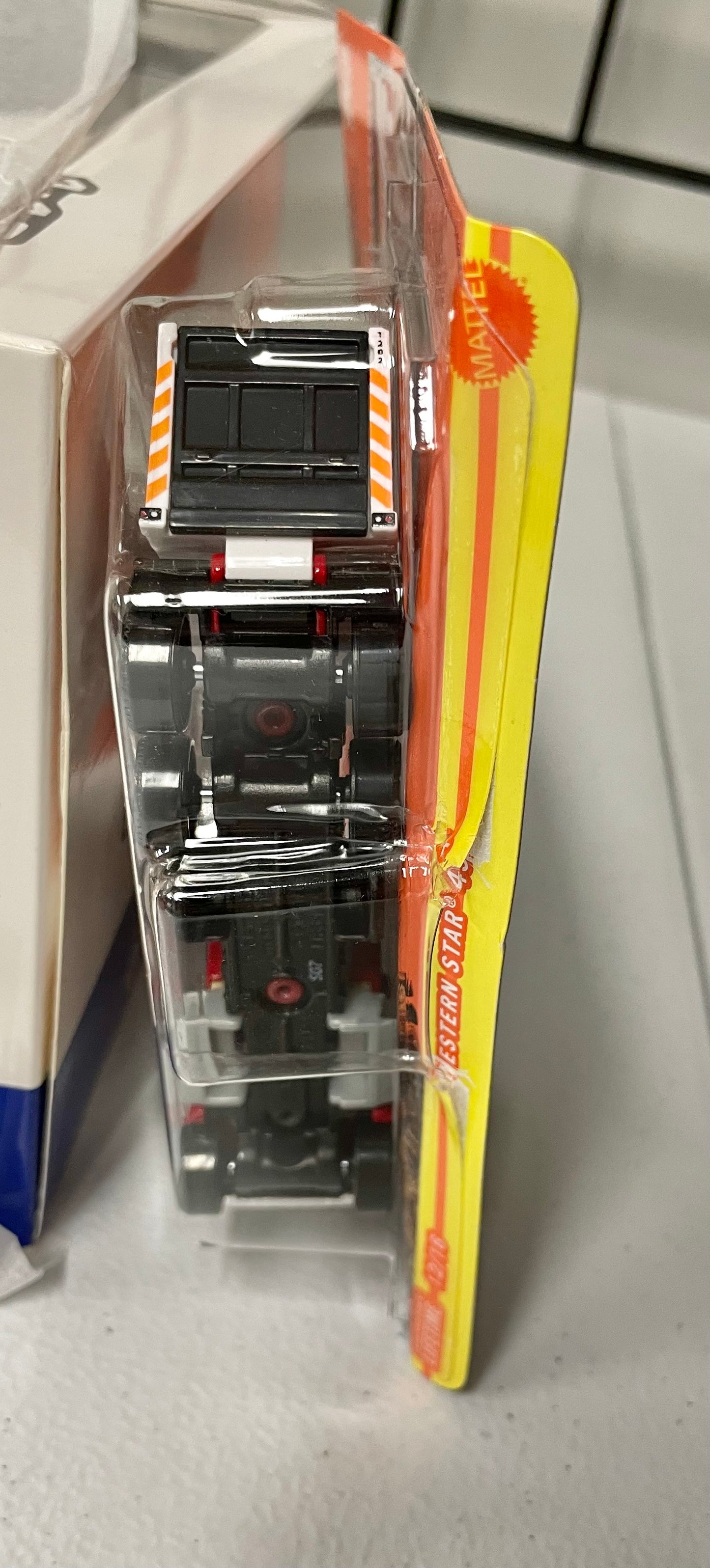 Matchbox Working Rigs 1:64 Western Star 49X Dump Truck CARD DAMAGE