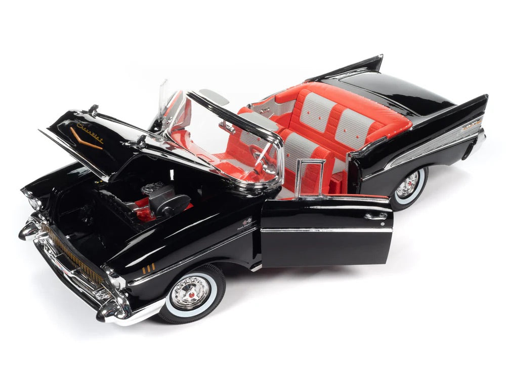 Auto World 1:18 die cast 1957 Chevy Bel Air Convertible James Bond 007