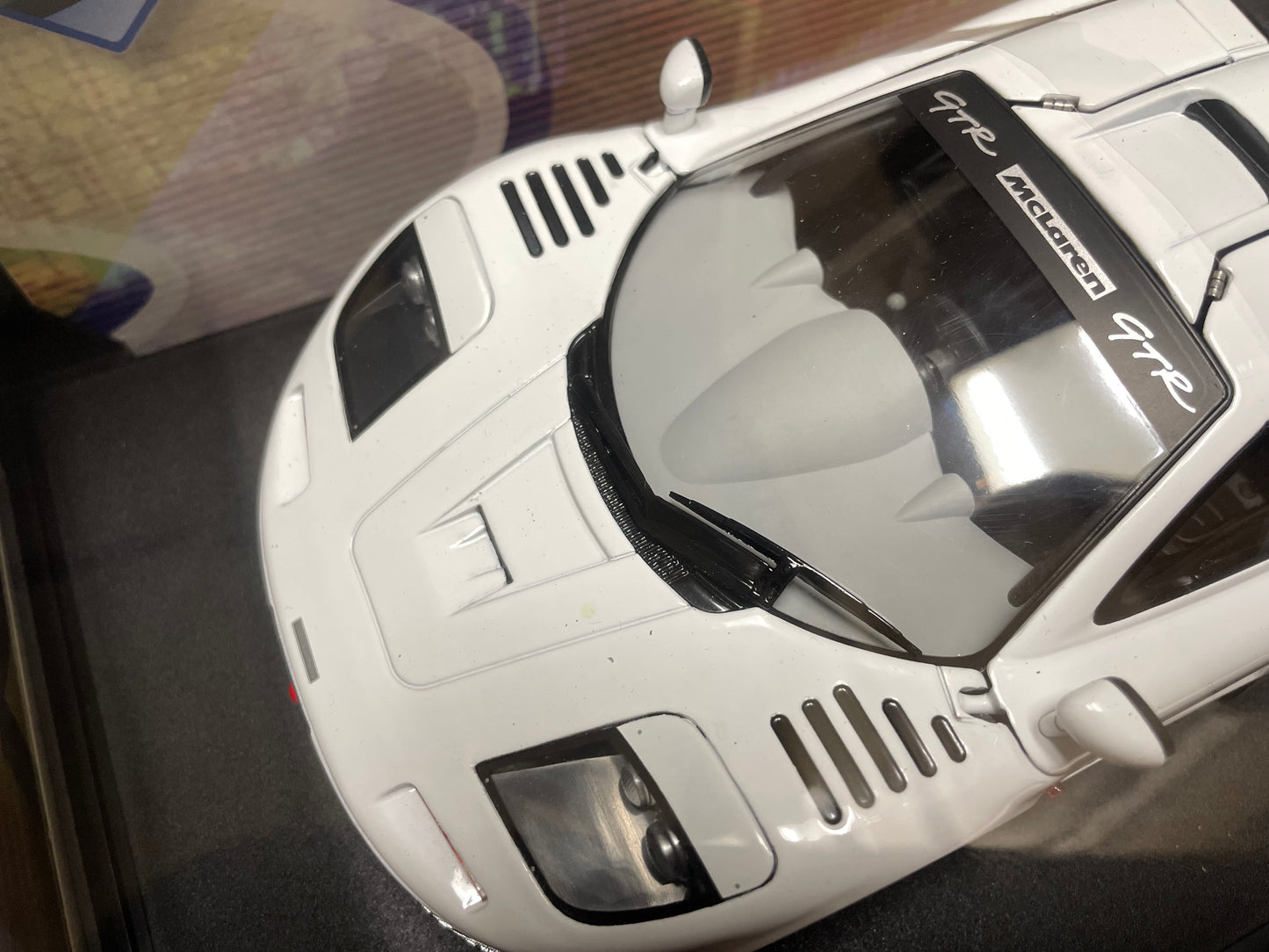 Solido 1:18 die cast 1996 McLaren F1 GTR Short Tail White PAINT DEFECT