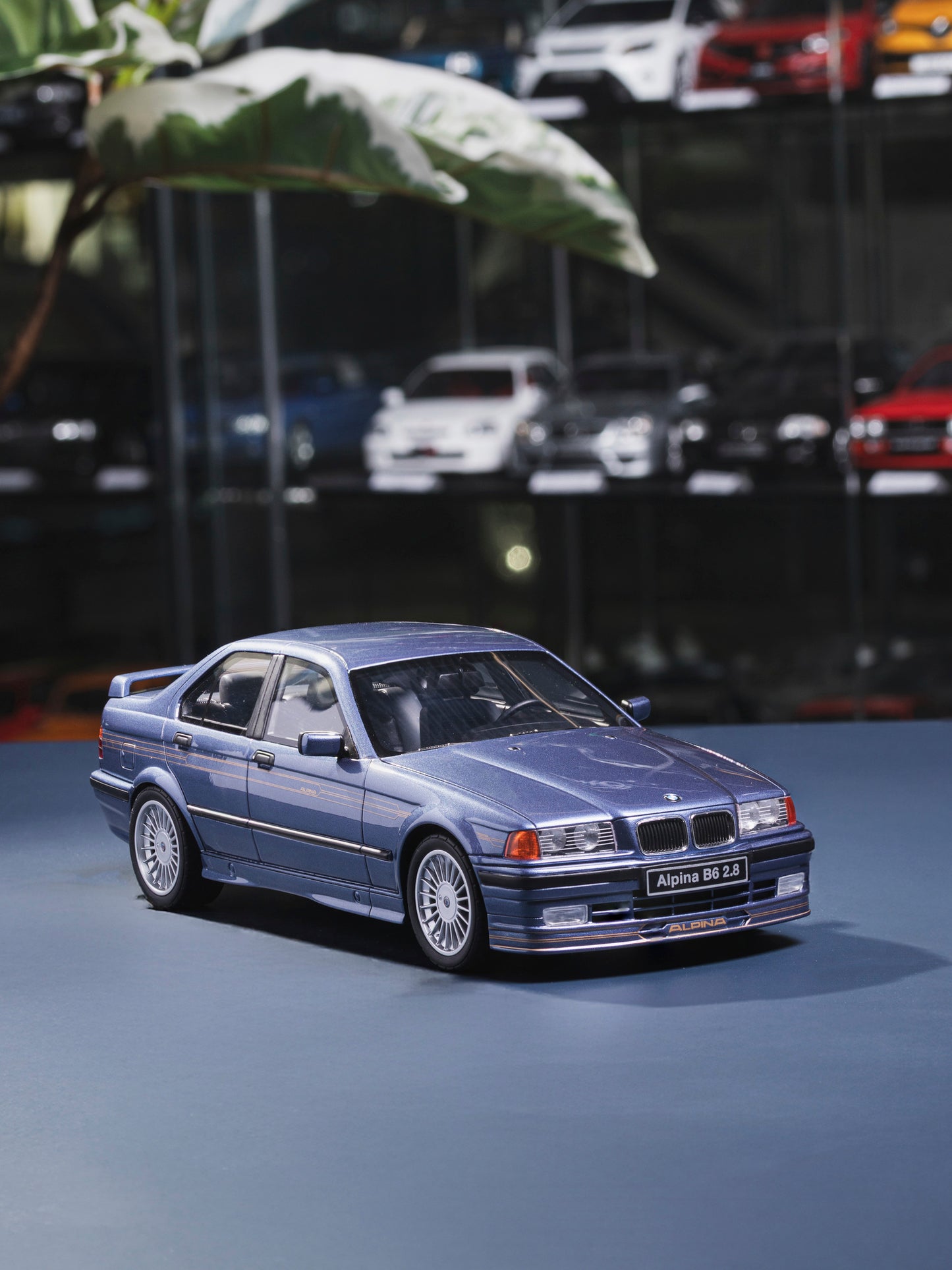 Ottomobile 1:18 1992 Alpina B6 2.8 Metallic Blue