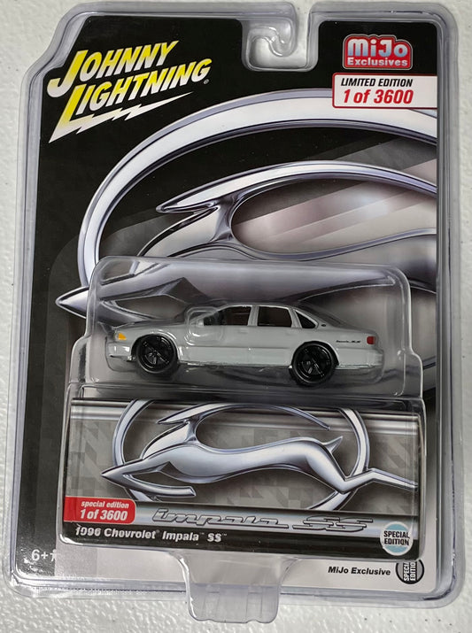 Johnny Lightning 1:64 die cast 1996 Chevy Impala SS Gray