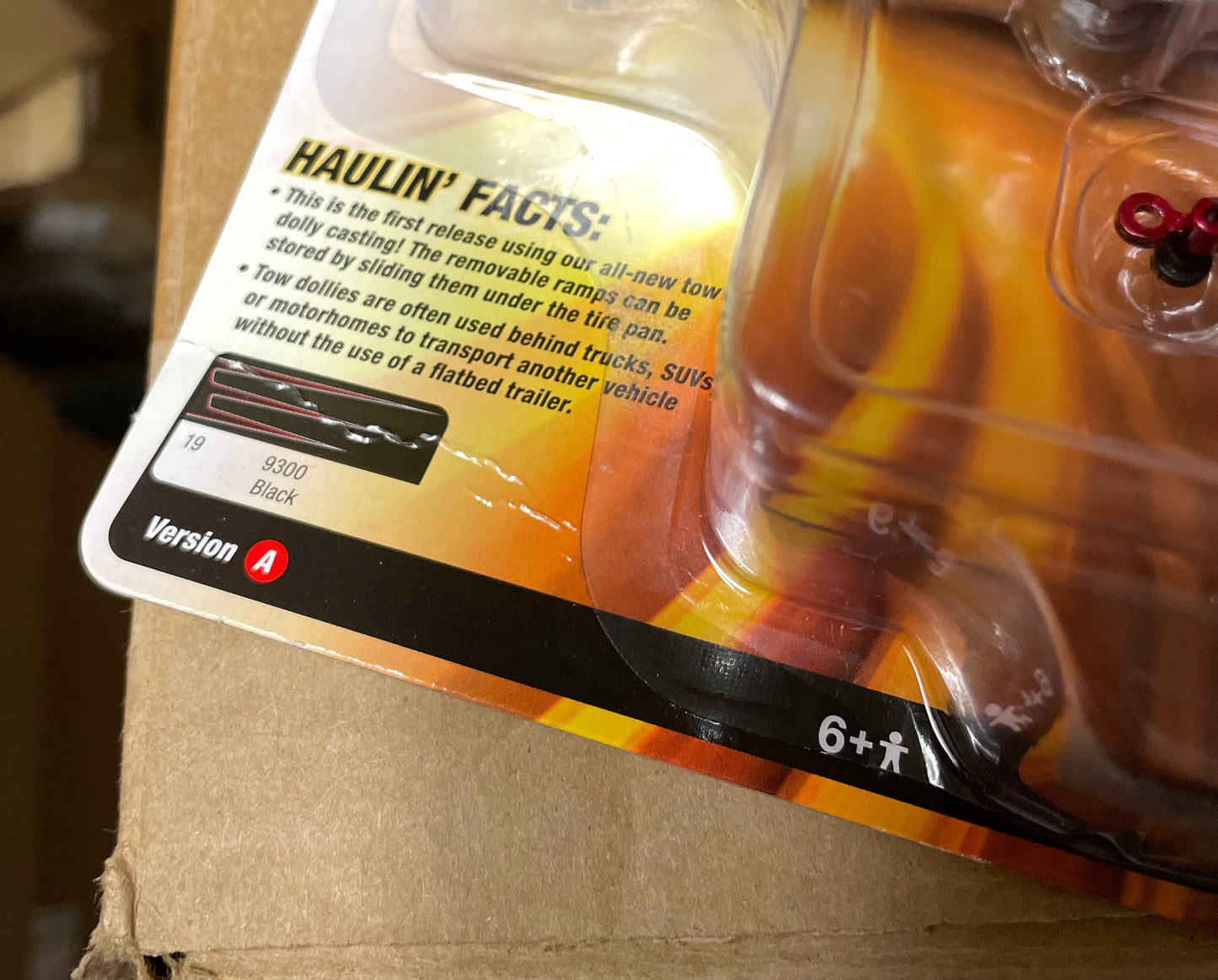 Johnny Lightning 1:64 die cast Hot Rod Customs 2002 Chevy Silverado with Tow Dolly CARD DAMAGE