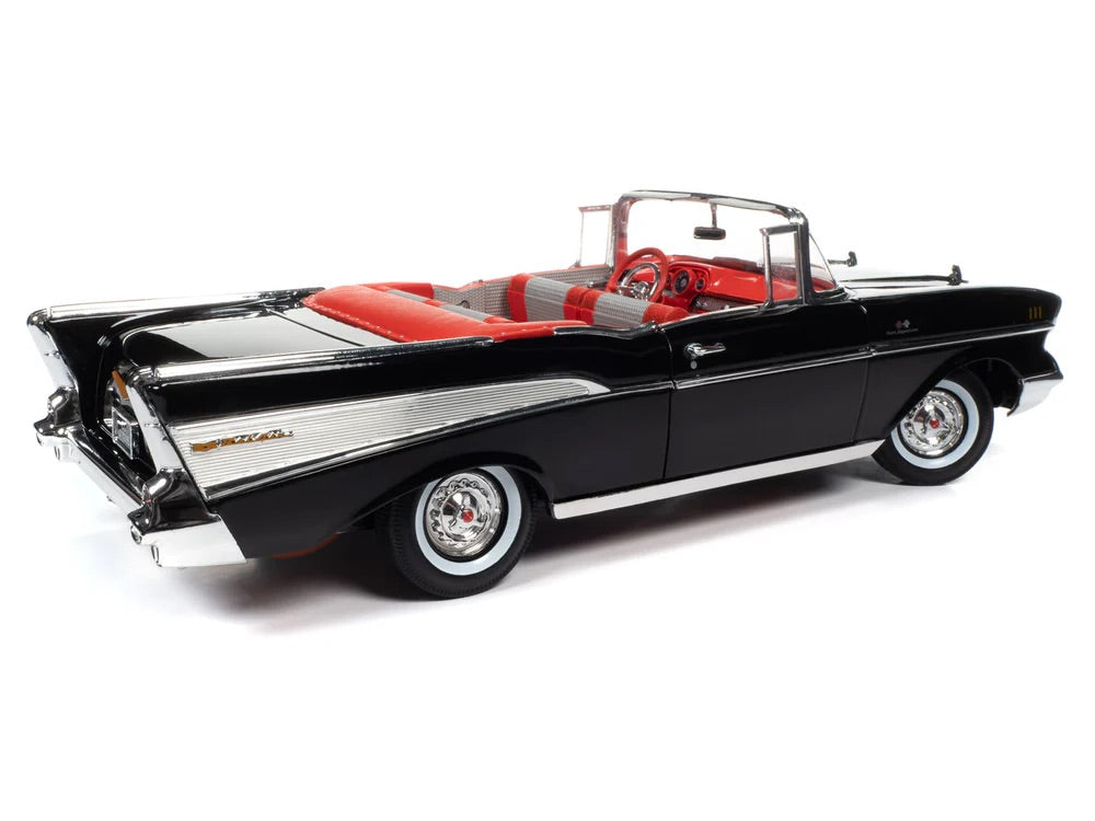 Auto World 1:18 die cast 1957 Chevy Bel Air Convertible James Bond 007