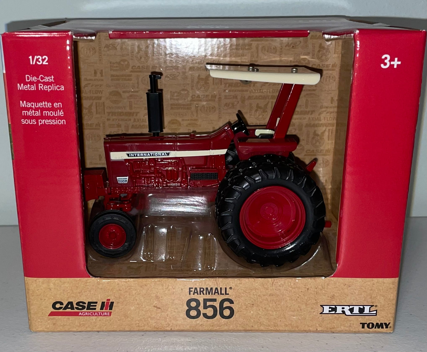 Ertl 1:32 die cast International Farmall 856 with Canopy and Duals