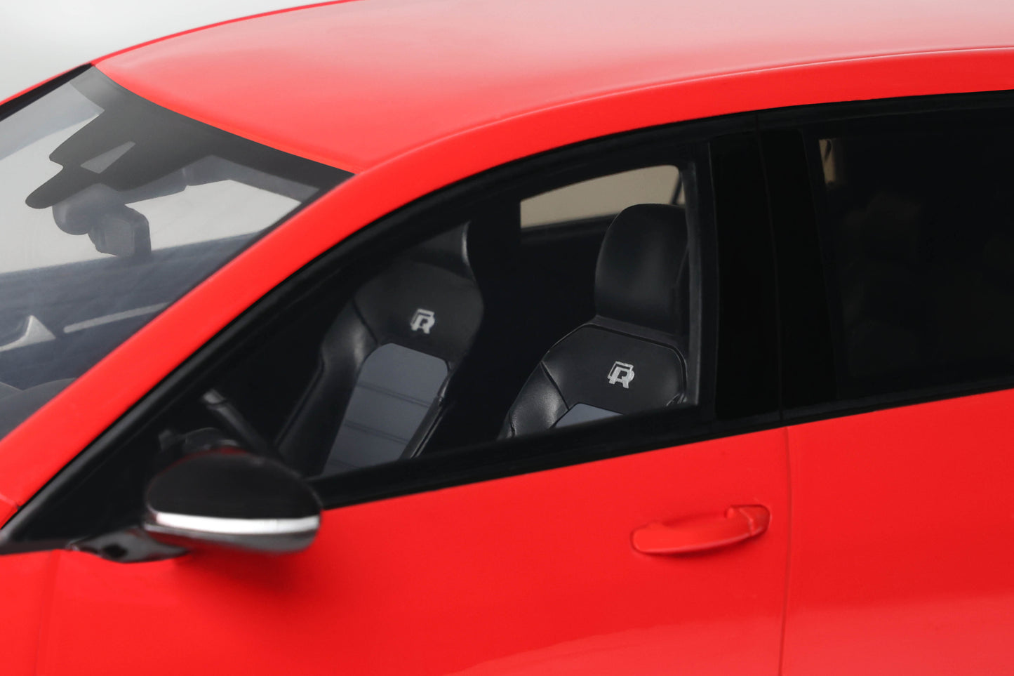 Ottomobile 1:18 Resin 2018 VW Golf 7.5 R Oettinger Tornado Red