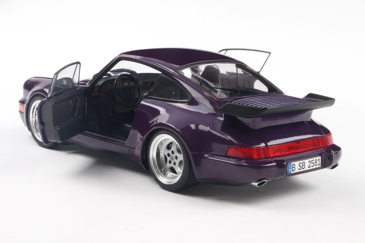 Solido 1:18 die cast 1990 Porsche 911 (964) Turbo Purple