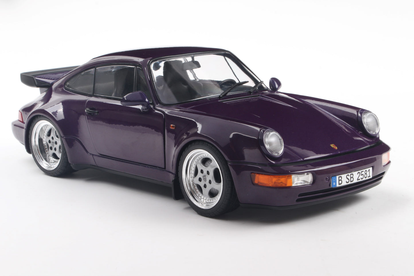 Solido 1:18 die cast 1990 Porsche 911 (964) Turbo Purple