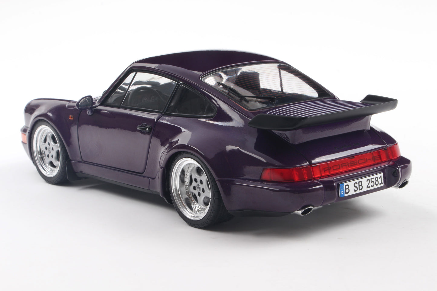 Solido 1:18 die cast 1990 Porsche 911 (964) Turbo Purple