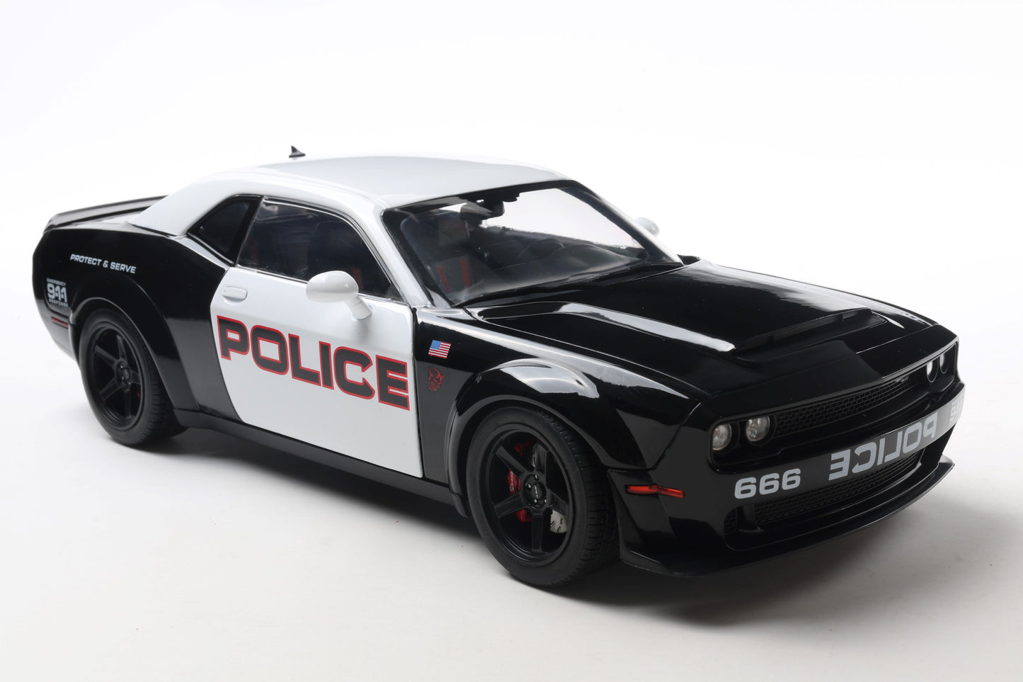 Solido 1:18 die cast 2023 Dodge Challenger SRT Demon Highway Patrol