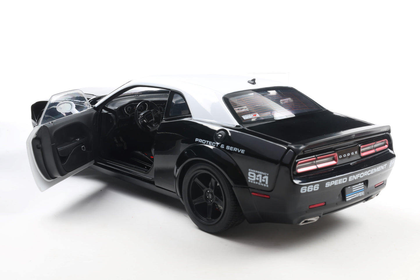 Solido 1:18 die cast 2023 Dodge Challenger SRT Demon Highway Patrol