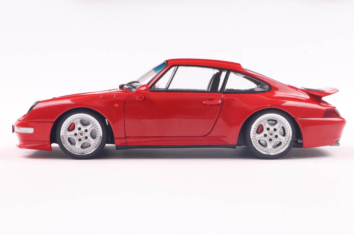 Solido 1:18 die cast 1997 Porsche 911 (993) Carrera RS Red