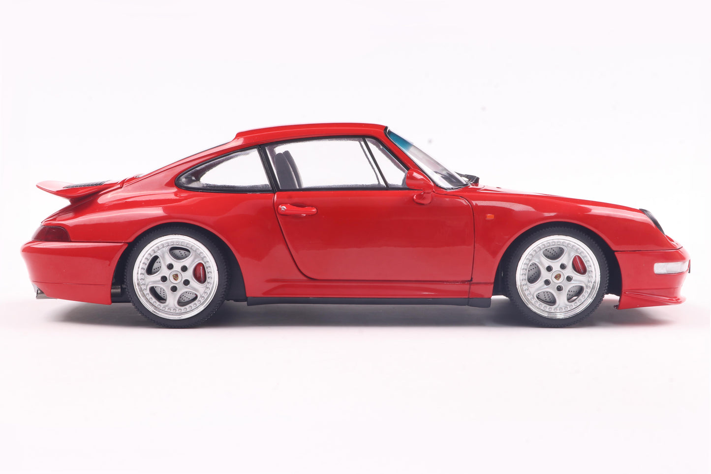 Solido 1:18 die cast 1997 Porsche 911 (993) Carrera RS Red