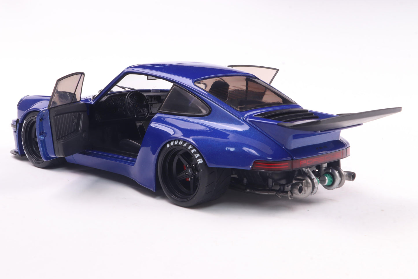 Solido 1:18 die cast 2024 Porsche KS-R Custom 911 Blue