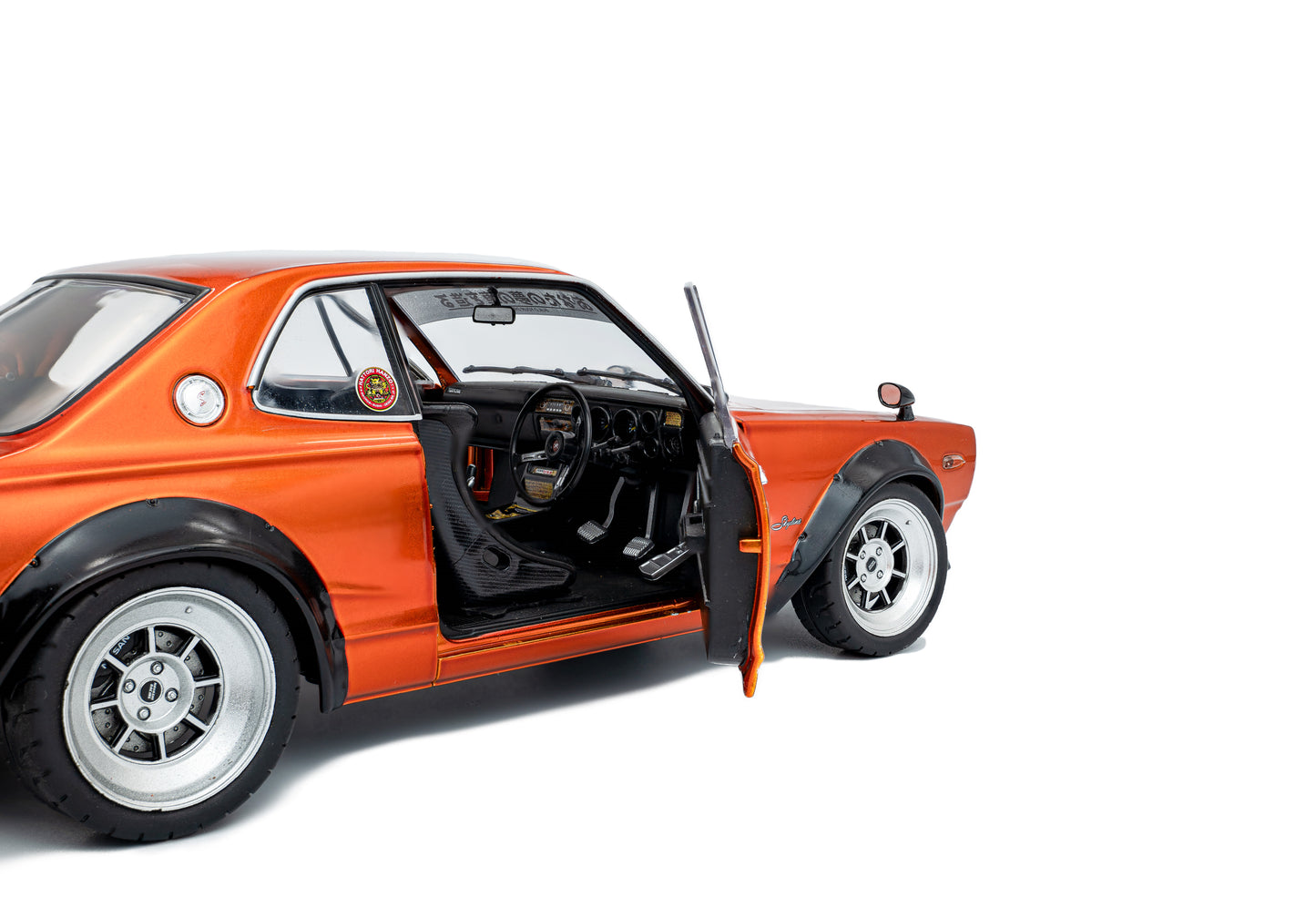 Solido 1:18 die cast 1970 Nissan Skyline GT-R Orange Hakosuka