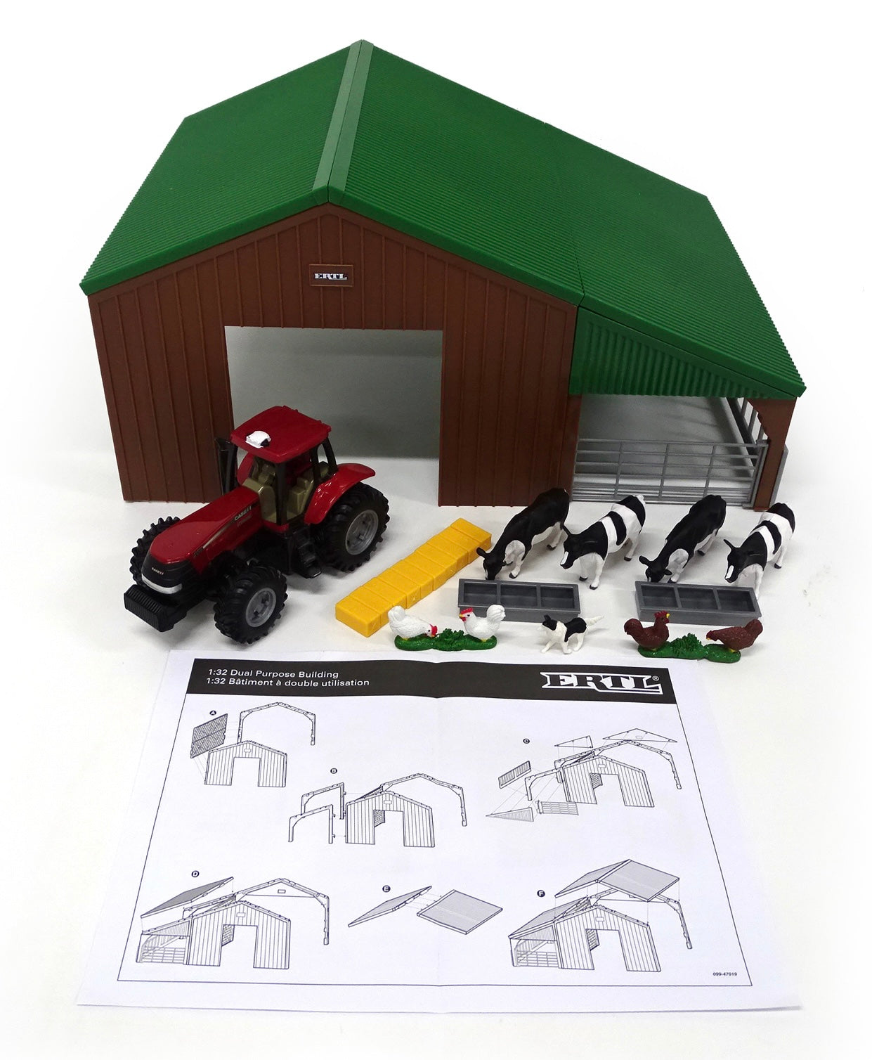 Case IH Magnum and 1/32 Scale Farm Building Play Set