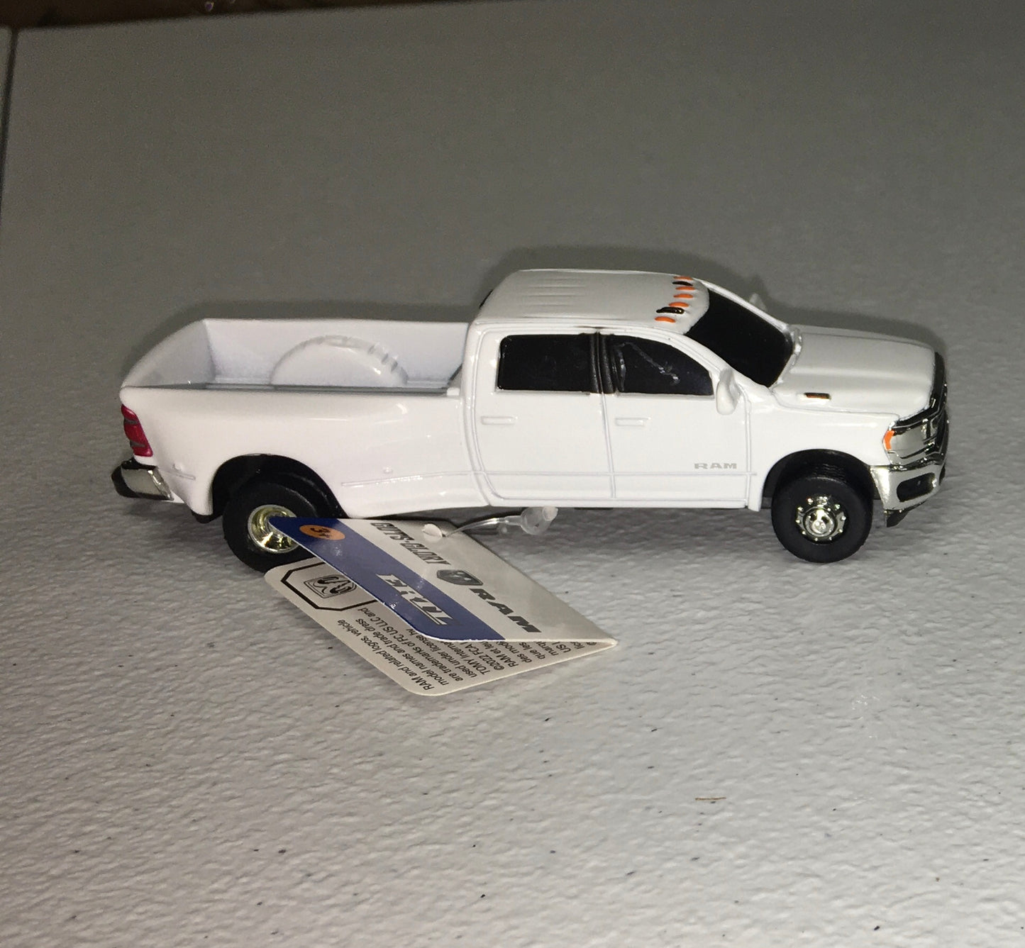 Ertl 1:64 diecast RAM 3500 Big Horn Sport Dually Pickup Truck
