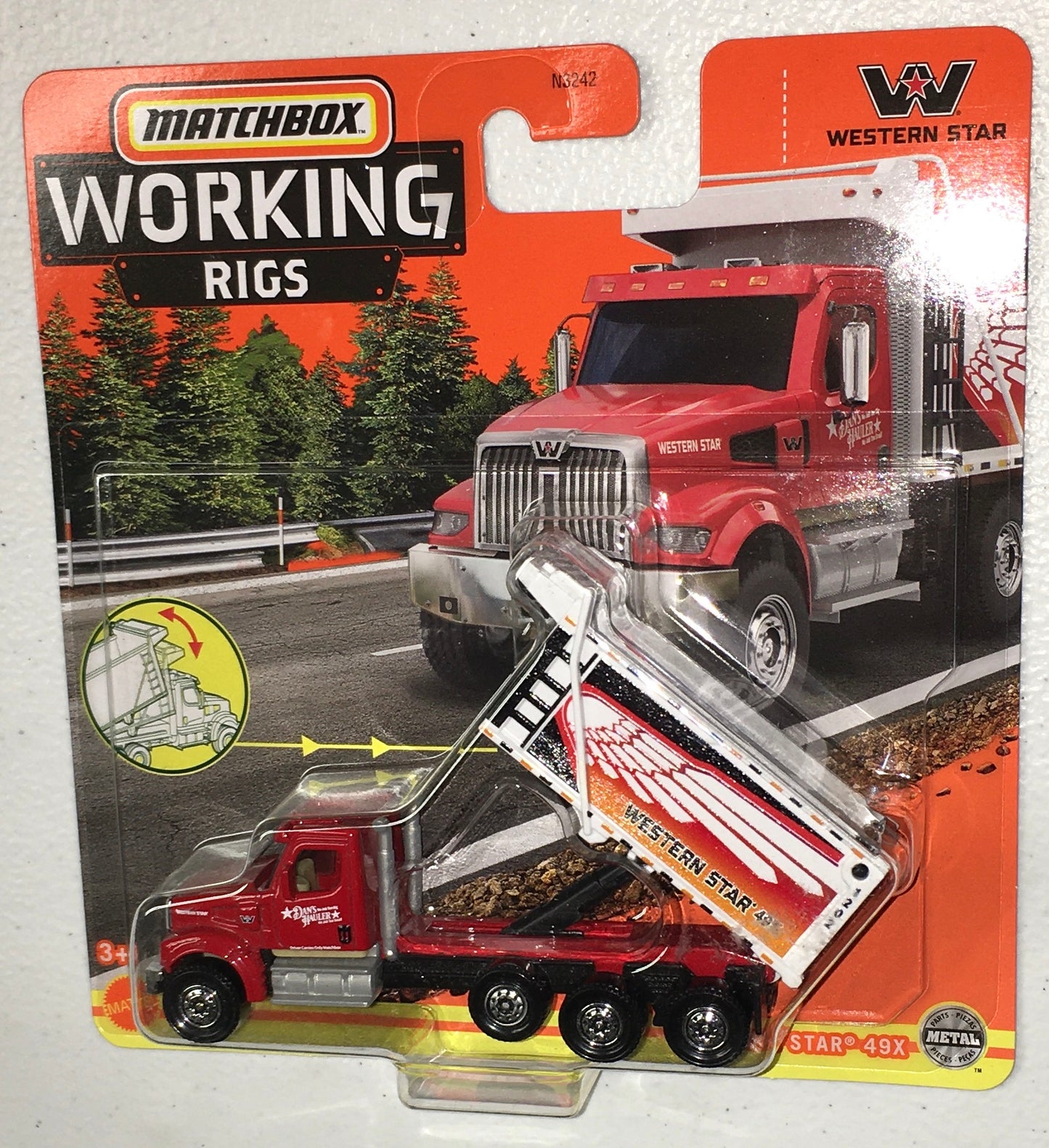 Matchbox Working Rigs 1:64 Western Star 49X Dump Truck CARD DAMAGE