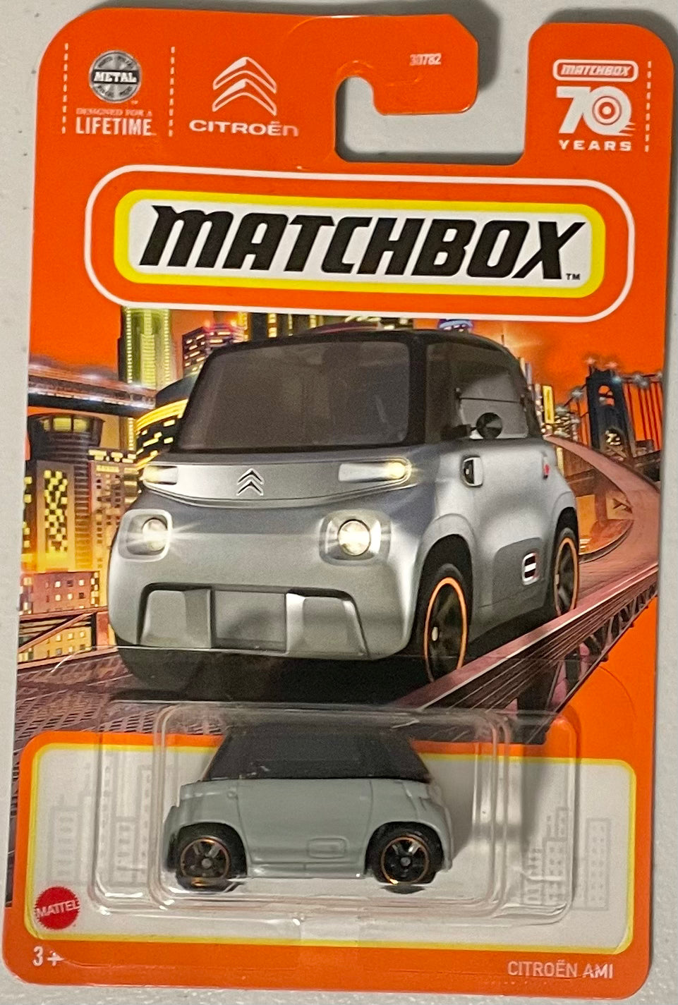 Matchbox 1:64 die cast Citroen AMI